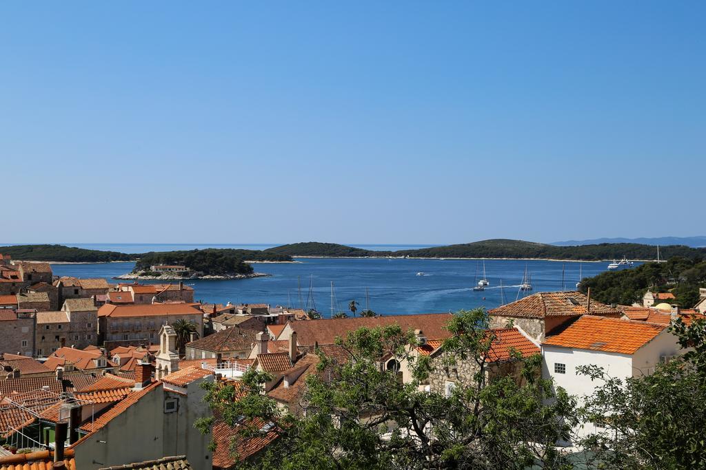 Apartments Seka Hvar Town Buitenkant foto